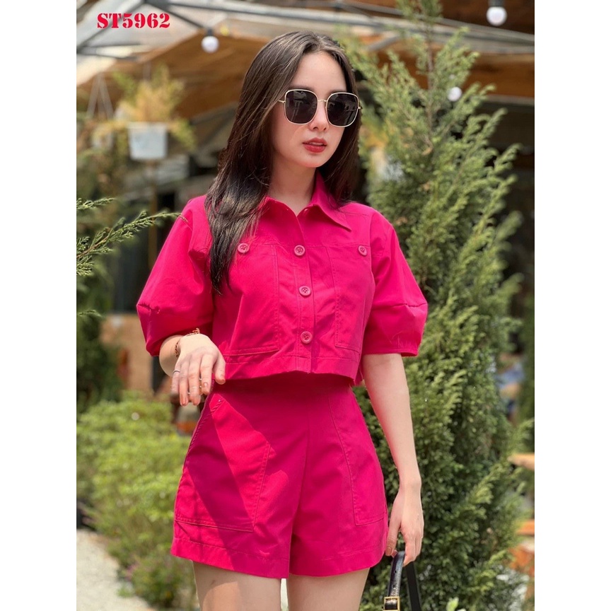 Sét Bộ Đồ Nữ, Set Đi Chơi Áo Croptop Phối Nút Kèm Quần Đùi  Phong Cách Trẻ Trung Cho Nàng Đi Dạo Phố, Dự Tiệc- Minh Phúc