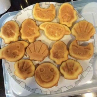 Máy làm bánh hình thú Magic