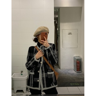 Áo tweed kẻ đen trắng viền ghi