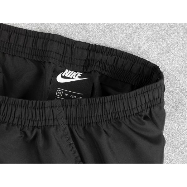 Quần đùi chạy bộ nike auth