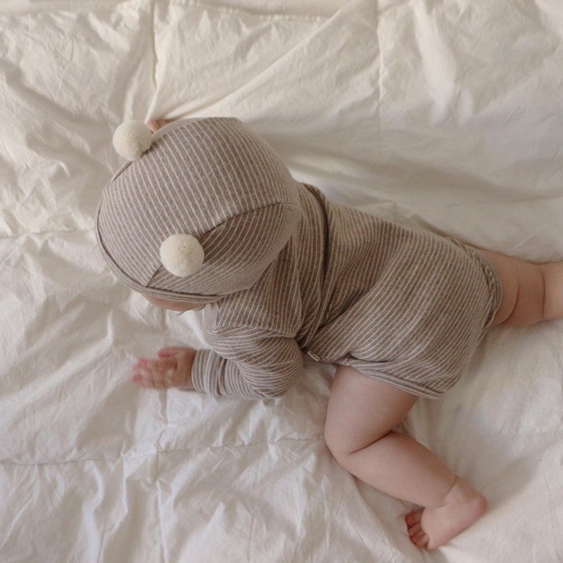 Bộ kẻ kèm mũ quả bông cute cho bé