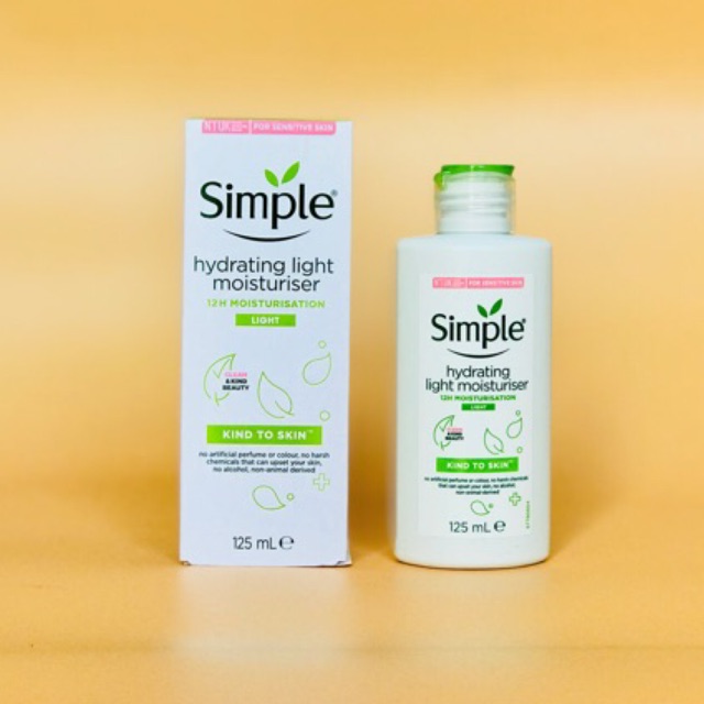 Kem dưỡng ẩm Simple Kind To Skin light cải thiện da dầu mụn , phù hợp cho cả  da nhạy cảm