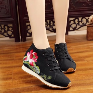 Giày thêu( sẵn đen size 37. Hàng oder)