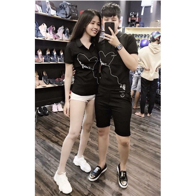 Áo thun cặp đôi nam nữ unisex ngắn tay màu đen hình tim có cổ cá tính chất cotton cao cấp