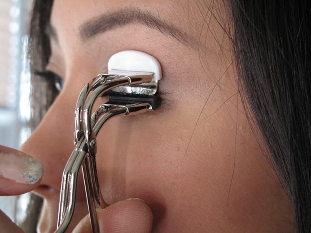 Bấm mi Shu S-Curle hay còn gọi là bấm góc