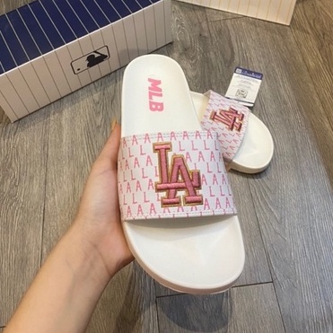 Dép 𝐌𝐋𝐁 LA Nam Nữ Quai Ngang Unisex Siêu Hot Trend Chữ Thêu Sắc Nét, đủ size [ Fullbox + Hỗ trợ đổi size ] - Màu HỒNG LA