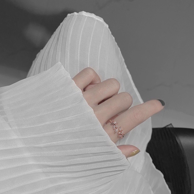 GOLDEN LEAF RING