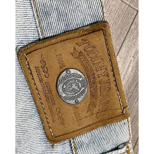 Quần Short Jeans Nam hiệu Tommy hilfiger vintage màu jeans bạc size 32