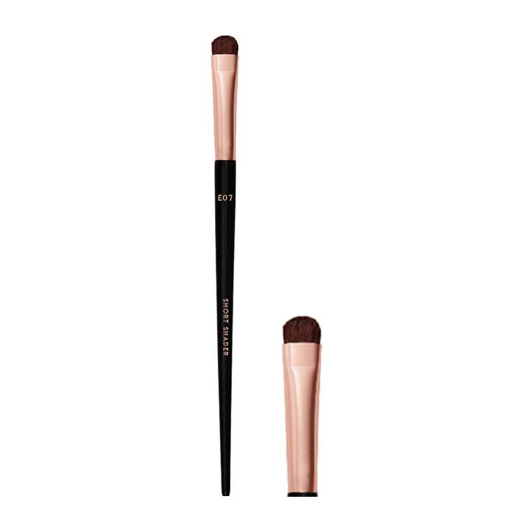 Cọ đánh phấn mắt ngắn Vacosi Short Shader Brush - E07