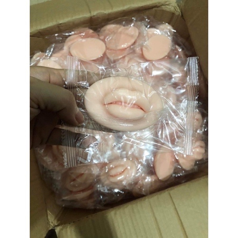 Môi giả 5D học phun xăm silicon mềm dẻo