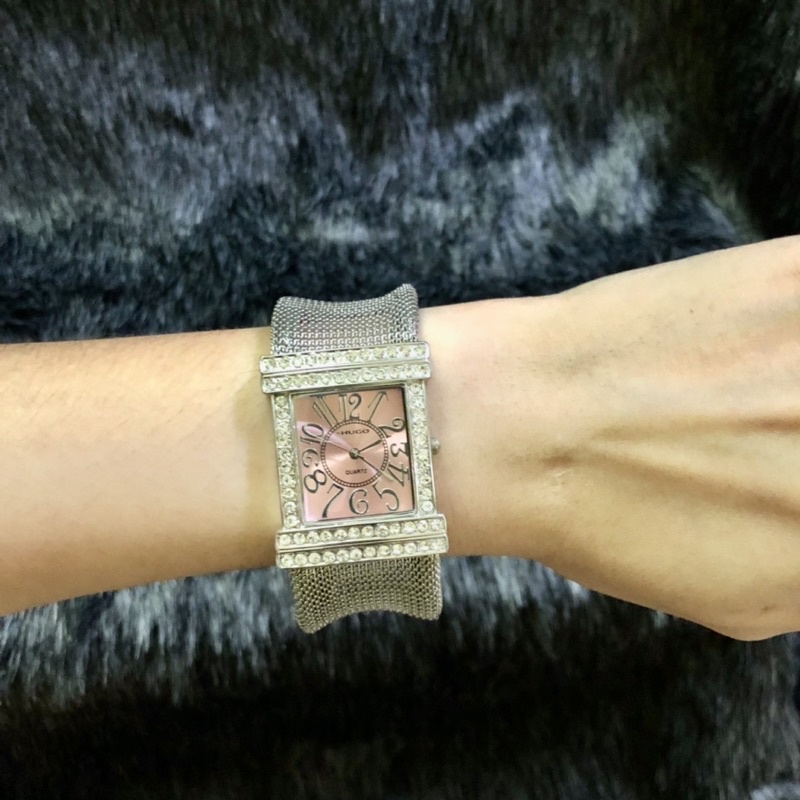 ⌚⌚-  Lắc tay đồng hồ si dạng còng hiệu Nhật còn mới 98%