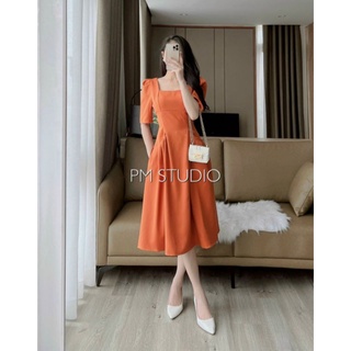 CHIẾC ĐẦM DÀI CỔ VUÔNG DÁNG XÒE NHẸ