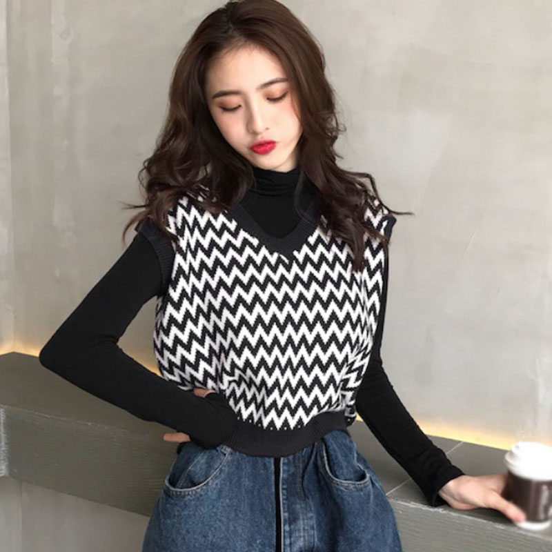 Áo Len Nữ Cộc Tay Cổ Chữ V Thời Trang Châu Âu