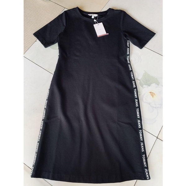 Đầm Tommy Hilfiger dáng thể thao dễ thương