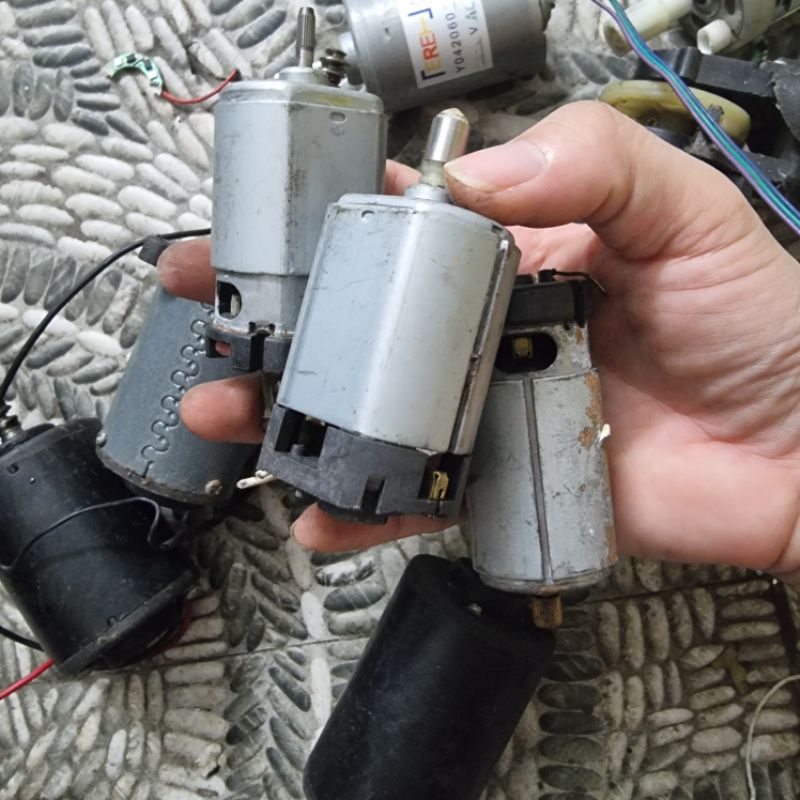 Motor to các loại giao nhẫu nhiên hàng dành cho a.e thợ điện tử