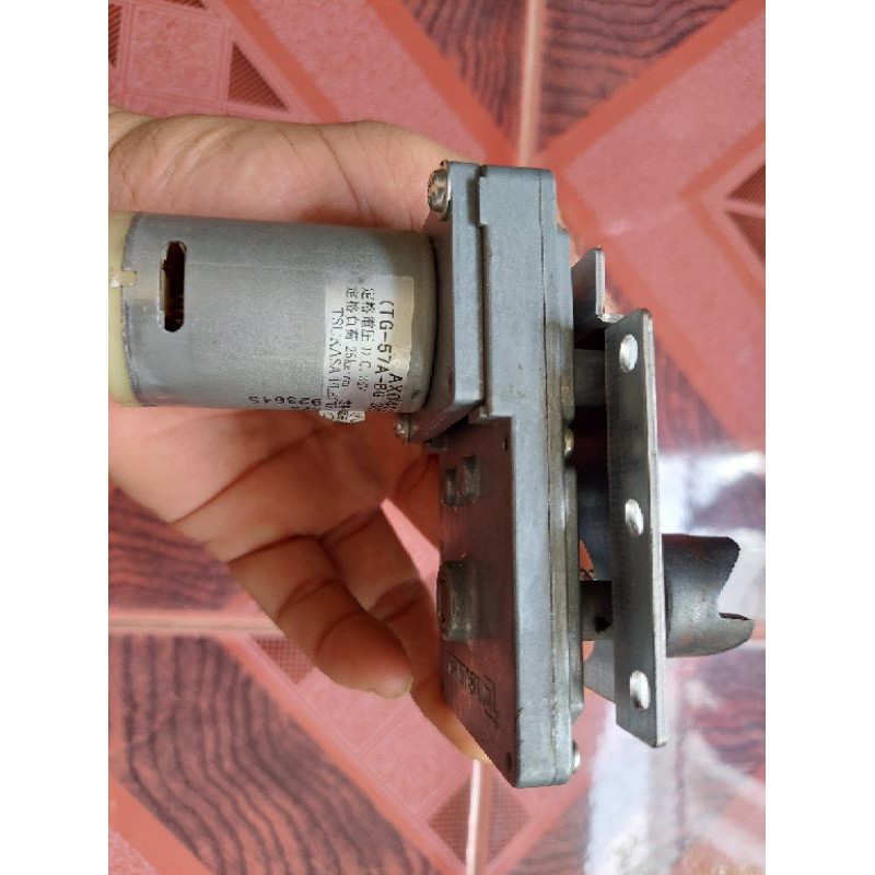 Motor giảm tốc 12v-24v quay gà,vịt...