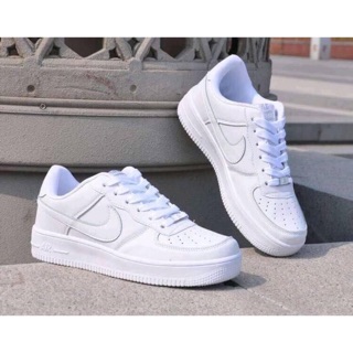 Giày sneakers force