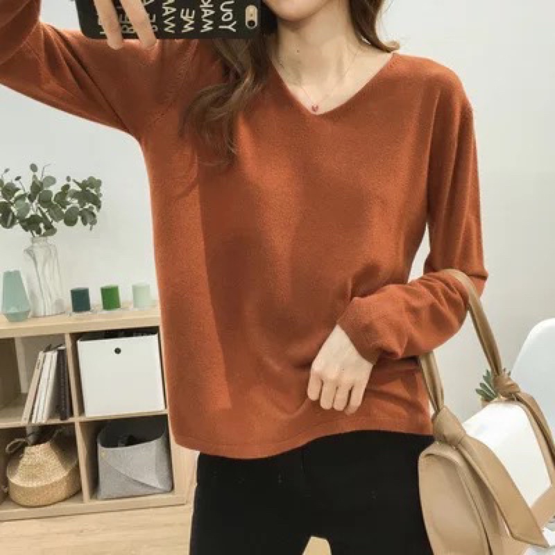 Áo len dài tay cổ chữ V dáng suông mềm mại