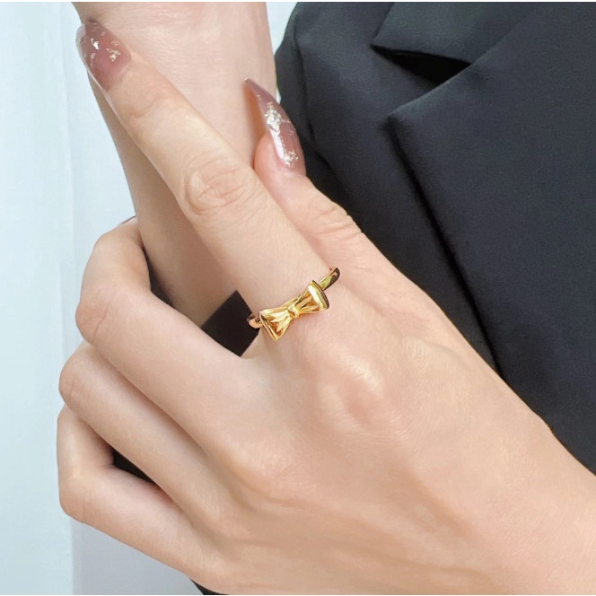 Nhẫn Nữ Nơ Xinh Titan Ko Đen TT 4426