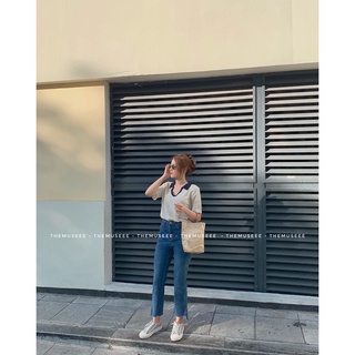 Quần jeans loe nhẹ