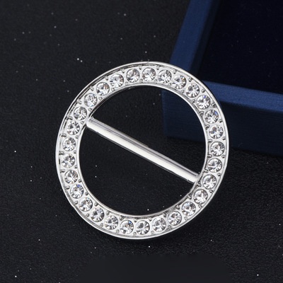 Khóa khăn quàng cổ phong cách Hàn Quốc đơn giản và đa dạng