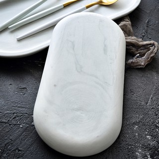 Dĩa gốm sứ hình oval sáng tạo