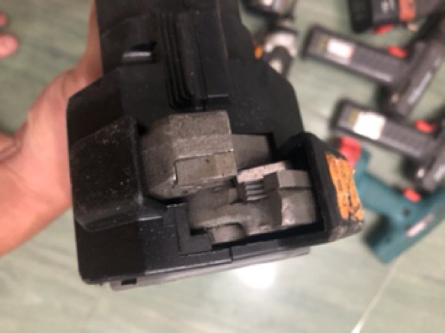 Tns. Máy pin nội địa nhật. Hàng chưa tét chưa vệ sinh. Bán cho thợ