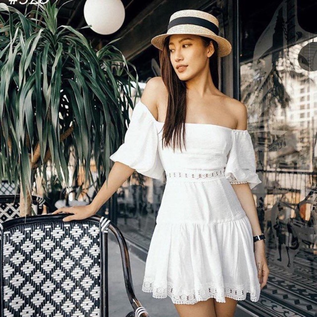 Đầm trắng đan dây lưng