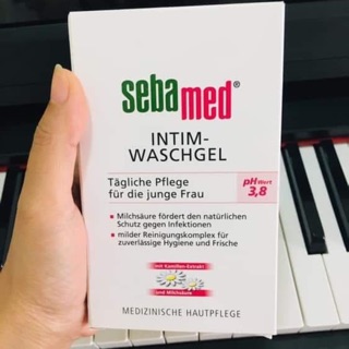 Dung dịch vệ sinh phụ nữ sebamed
