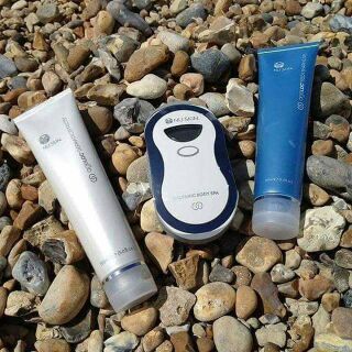 Bộ Sản Phẩm AgeLOC galvanic body spa