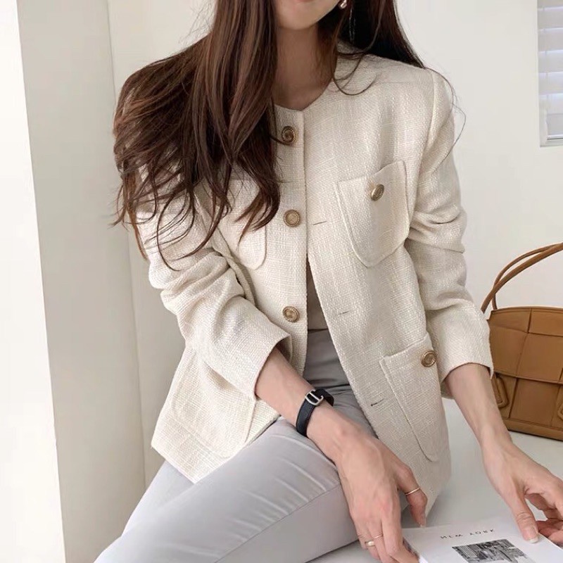 Áo khoác dáng ngắn chất vải tốt