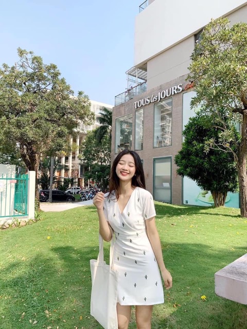 Đầm thêu xương rồng trắng cổ V, đầm trễ vai, đầm 2 dây midi xoè (thêm đen, vàng) | BigBuy360 - bigbuy360.vn