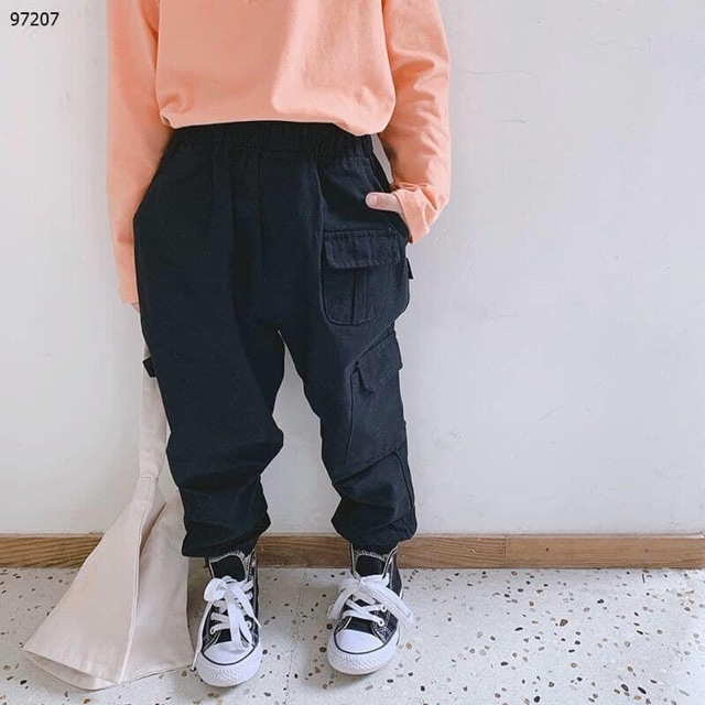 Quần kaki bé trai túi hộp