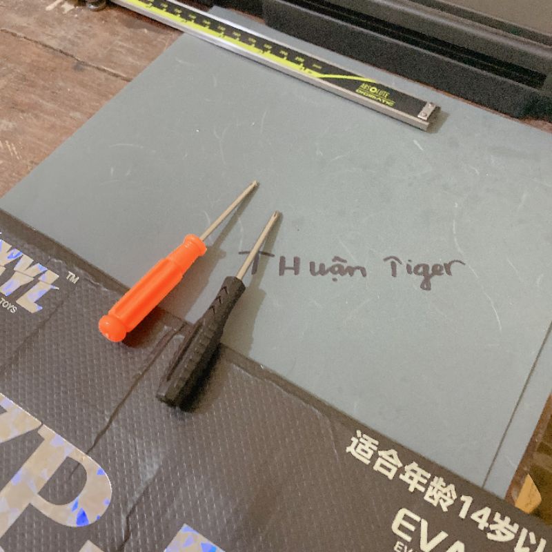 tô vít 4 cạnh
