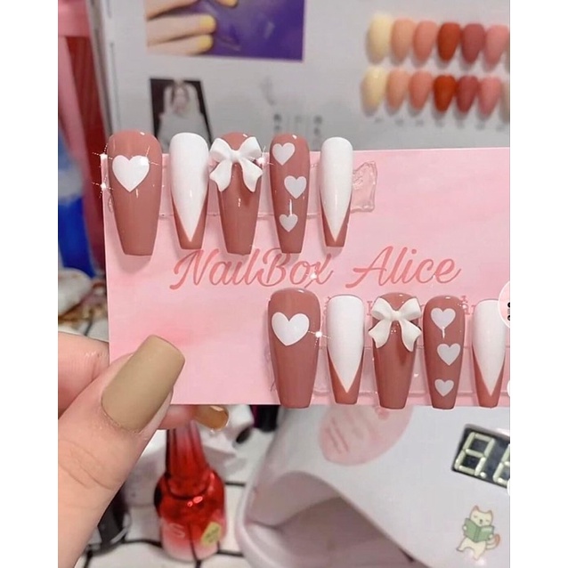 NAIL BOX MÓNG UP MẪU GẮN CHARM NƠ+ VẼ TIM TRẮNG