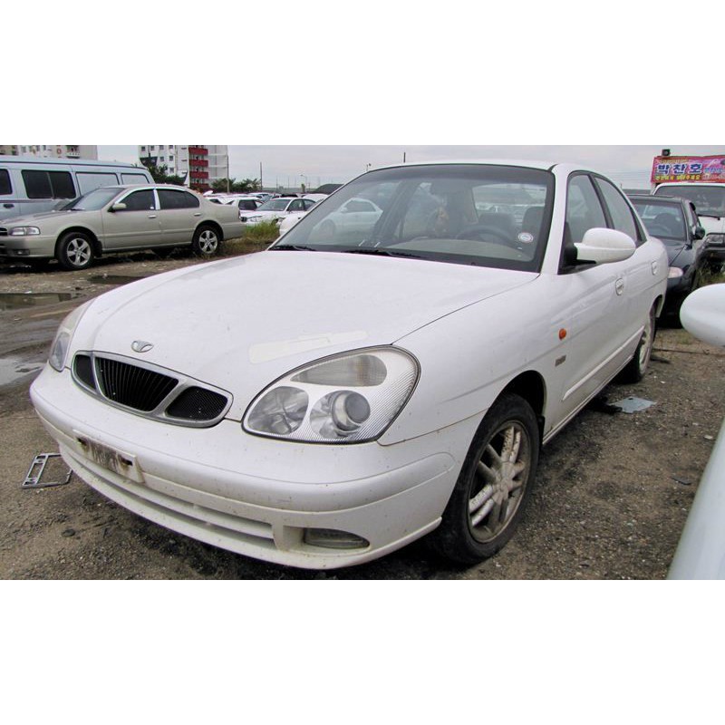 Nắp đậy / che ốc gạt mưa trước ô tô xe matiz, spark, nubira