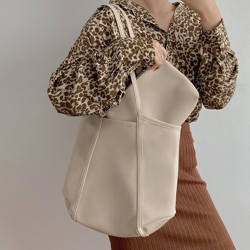 Túi xách IELGY cỡ lớn chất liệu mềm mại dễ phối đồ