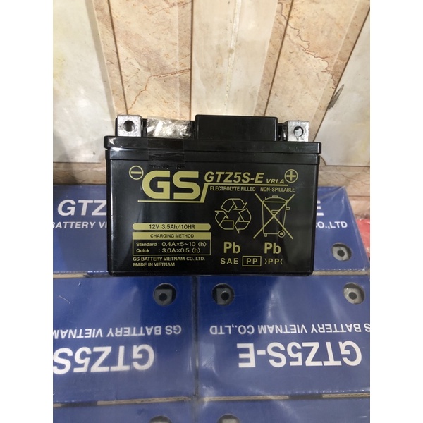 Ắc quy GS 12V-3.5Ah GTZ5S-E cho xe máy (bình lùn vỏ xanh)