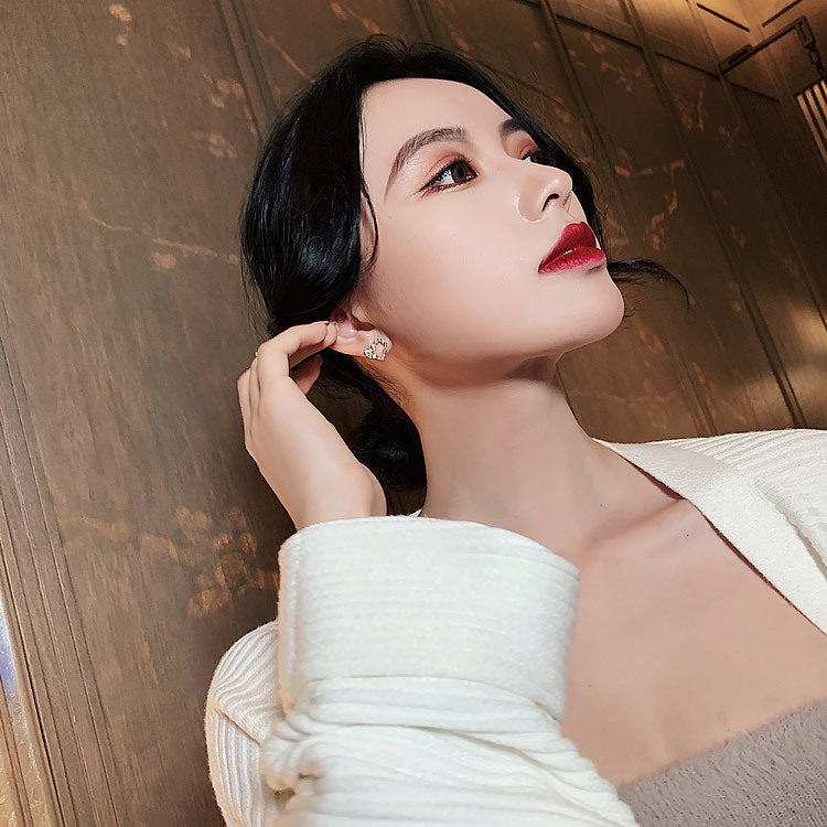 Bông Tai Mạ Bạc 925 Hình Trái Tim Đính Đá Xinh Xắn Dành Cho Nữ