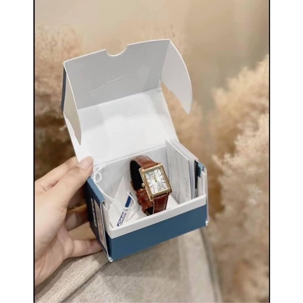 ĐỒNG HỒ NỮ NÂU VINTAGE CASIO DÂY DA NÂU SẦN