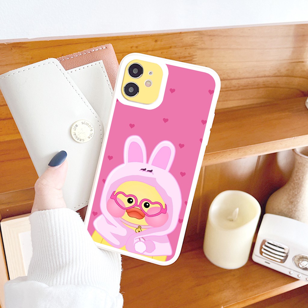 Ốp iphone - Ốp lưng iphone cạnh vuông viền camera Vịt má hồng dành cho ip 6 đến 14promax - ng087