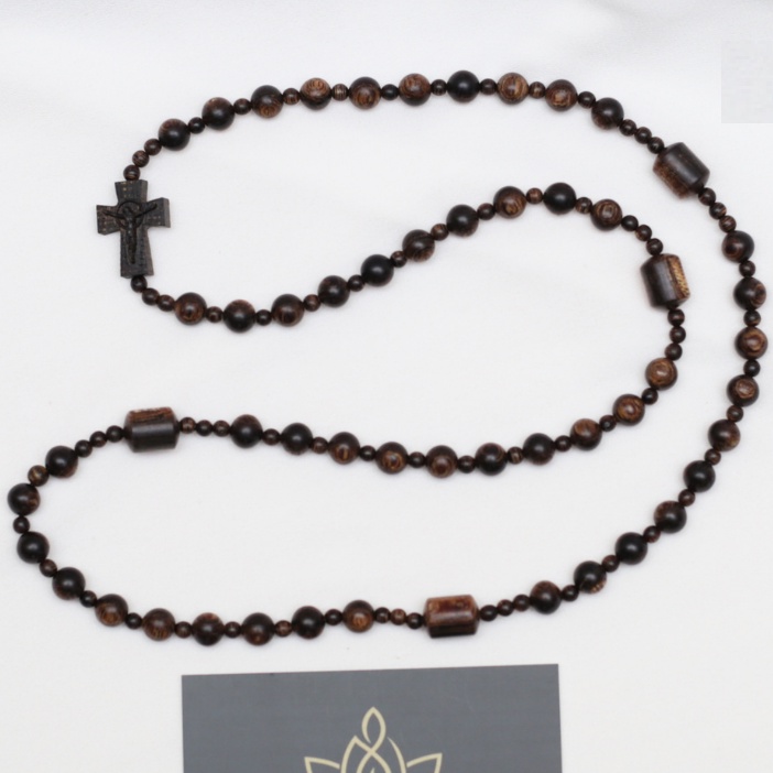 Vòng tay mân côi Trầm Hương sánh chìm 8 ly