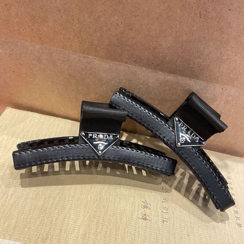 Kẹp Tóc Da Hình Cá Mập Xinh Xắn Cho Nữ