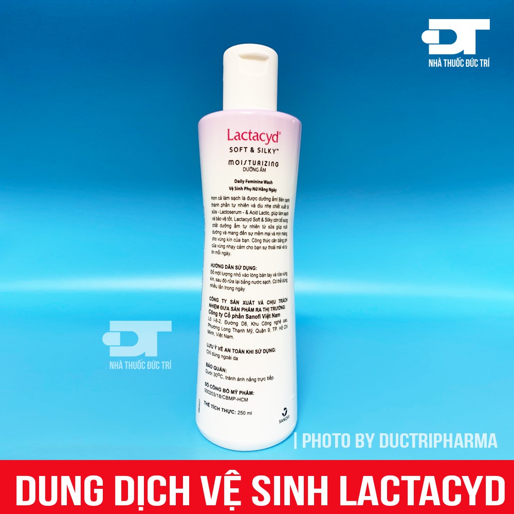 Dung dịch vệ sinh giúp dưỡng ẩm Lactacyd màu tím dưỡng ẩm