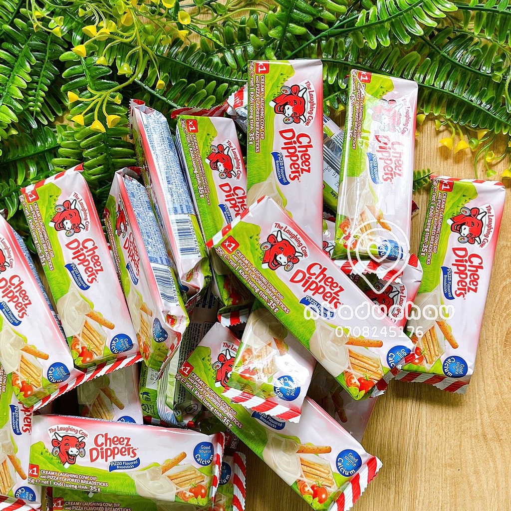 Một gói bánh que chấm phomai Con Bò Cười gói 35gam