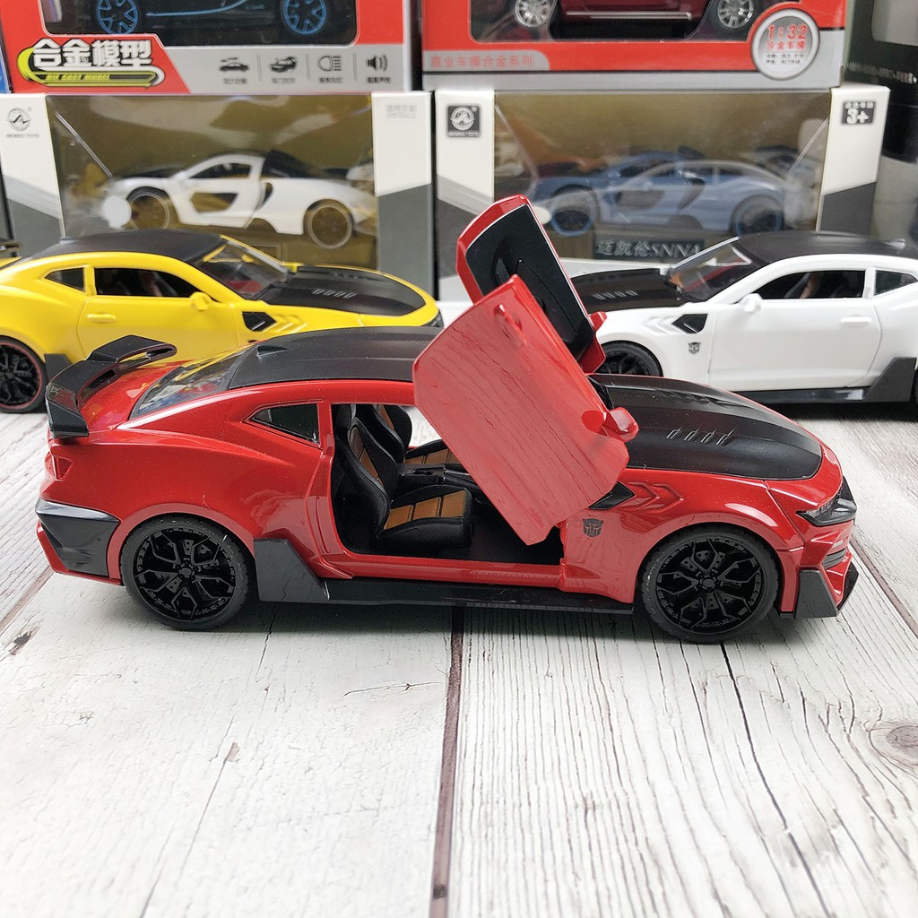 Xe mô hình tĩnh tỉ lệ 1:24 Chevrolet Camaro Bumblebee Transfomer bằng sắt, có đèn và âm thanh