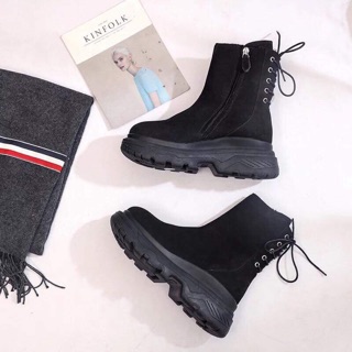 Giày boot cao cổ