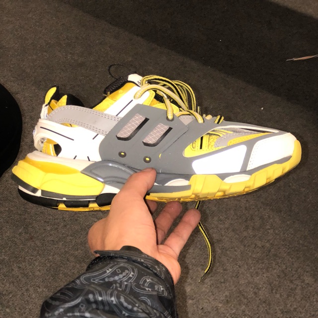 Giày track vàng (1:1) sẵn 36 đến 45 full phụ kiện