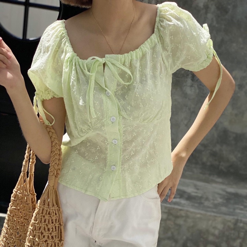 Áo sơ mi kiểu có dây rút ở cổ áo và tay áo màu xanh thời trang Hàn Quốc