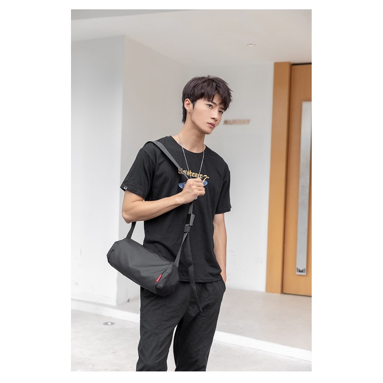 Túi đeo chéo dáng tròn chống thấm nước thiết kế mới thời trang theo phong cách hip hop dành cho nam